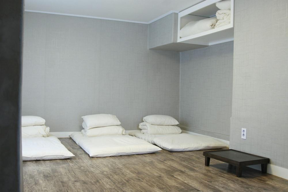 Crib 49 Guesthouse - Foreigner Only Seoul Exterior foto
