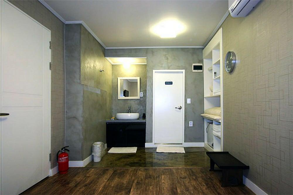 Crib 49 Guesthouse - Foreigner Only Seoul Exterior foto